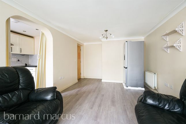 17, Tylehurst Drive, Redhill photo 3