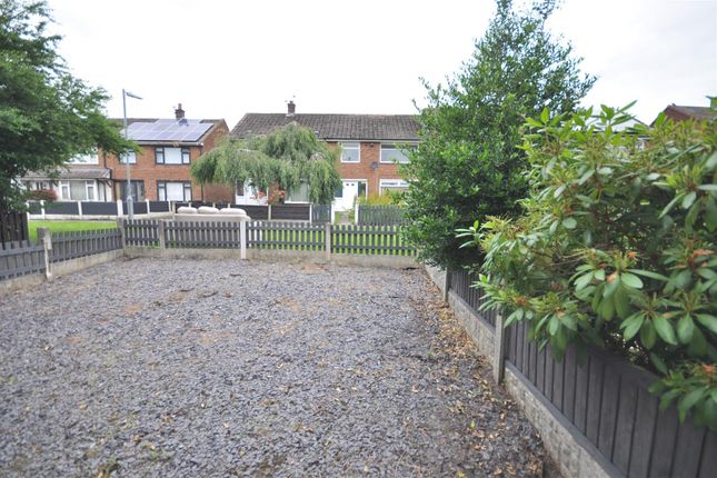 13, Fifth Avenue, Bolton photo 3