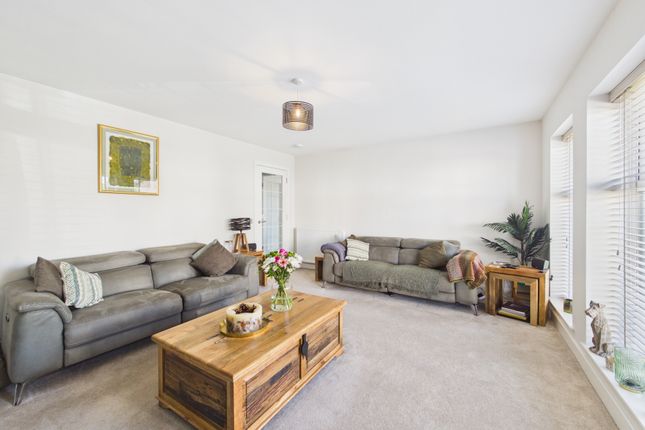 17, Strathgray Road, Dundee photo 3