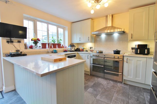Town house for sale in Holcot Lane, Portsmouth