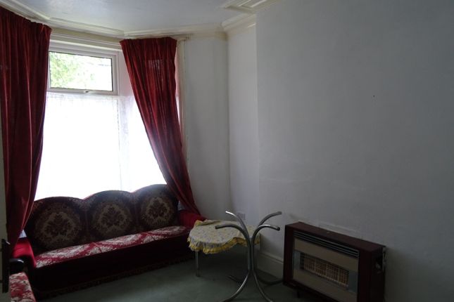 Terraced house to rent in Duckworth Terrace, Bradford 9, West Yorkshire