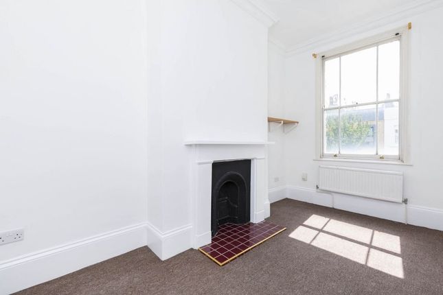 Flat to rent in Hampstead Road, London