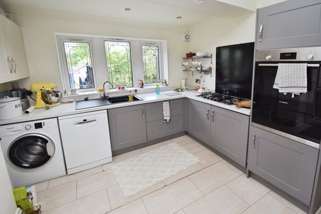 111, Bradford Road, Bradford photo 4