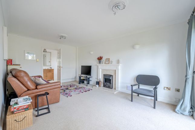 1, Loader Close, Winchester photo 2