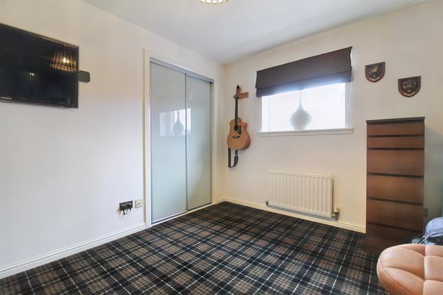 Flat for sale in Mulberry Square, Renfrew