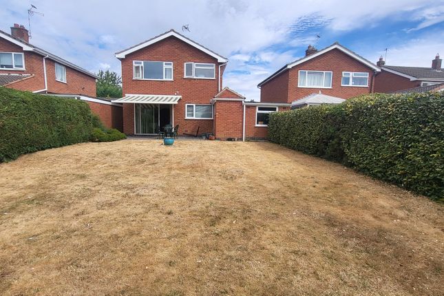 4 Cranwell Close, Leicester photo 4