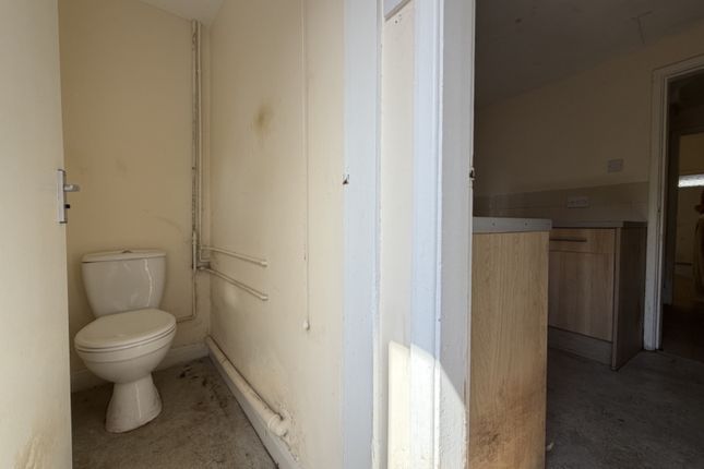 110, Eleanor Street, Grimsby photo 5