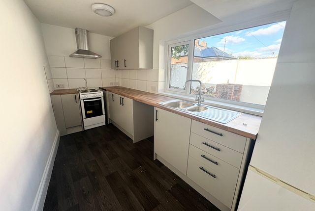 Garden Flat, 9A, Church Road St Thomas Devon, Exeter photo 3