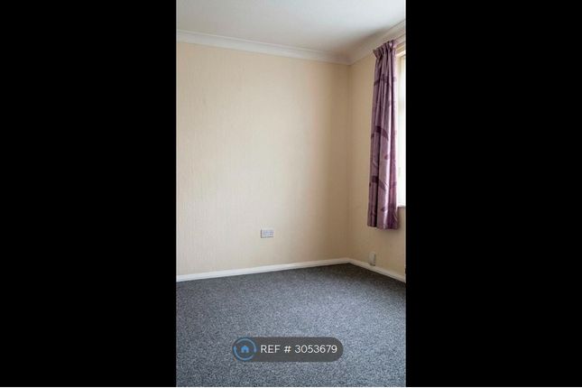 Fairford Close, Romford photo 4