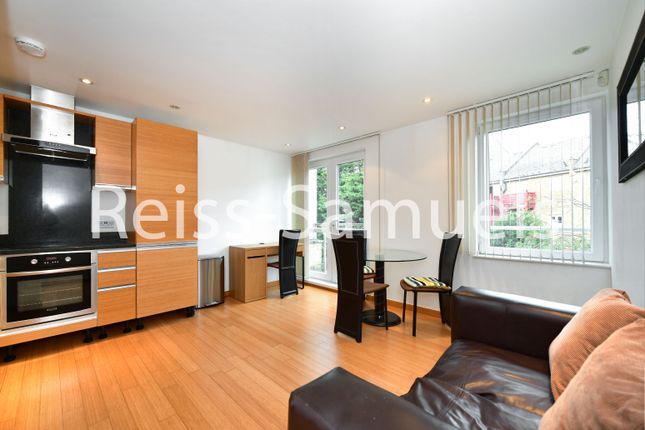 Helion court, , Isle of dogs, Canary Wharf, Docklands, London photo 5