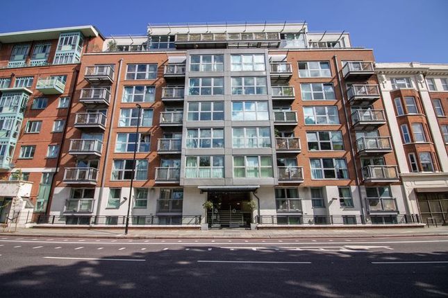 Flat 6, 60, Vauxhall Bridge Road, London photo 2