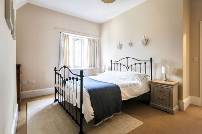 Elm Tree House, 9, Church Green, Witney photo 4