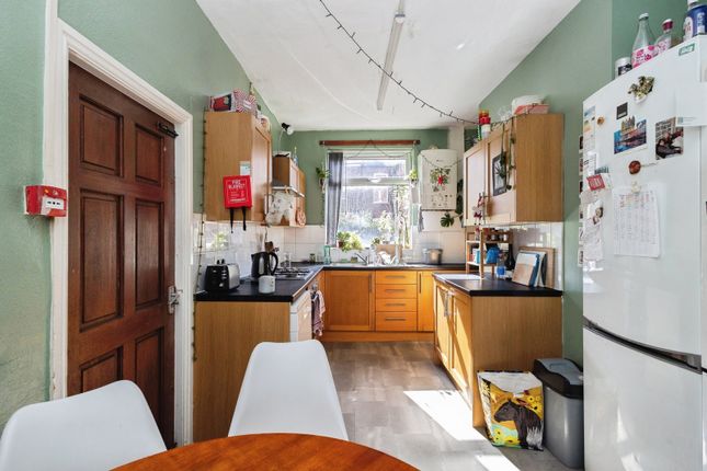 9, Lausanne Road, Greater Manchester photo 3