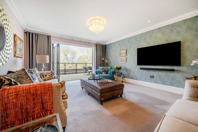 3-bed flat on Flat 4, Pemberley House, Cockfosters Road, Hadley Wood, £1,100,000