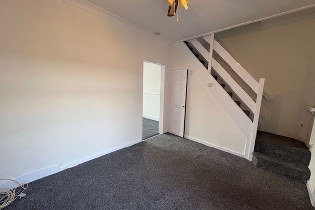 52 Knoll Street, Rochdale photo 4