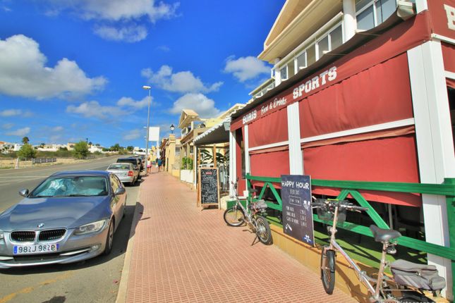 Apartment for sale in Calle Los Pirineos, Villamartin, Orihuela Costa, Alicante, Valencia, Spain