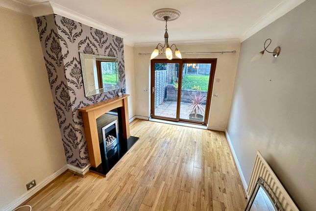 23, Parkes Hall Road, DUDLEY photo 3