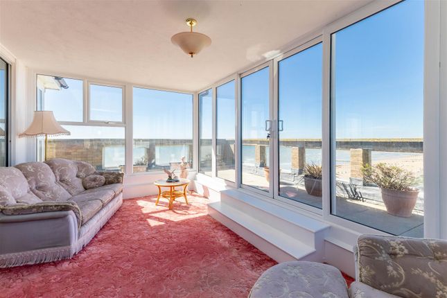 The Penthouse, 29 Tobago, West Parade, Bexhill on Sea photo 4