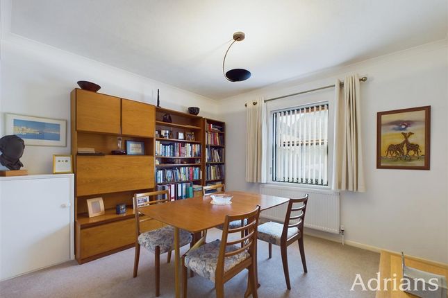 39, Roxwell Avenue, Chelmsford photo 3