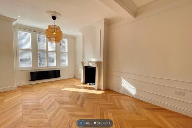 Terraced house to rent in Lindrop Street, London