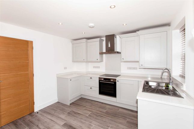 21 Boundary Way, Chesterfield photo 3
