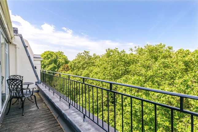 Flat H, 33, Eaton Square, London photo 4