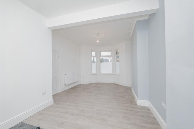 73, Court Road, Barry photo 2