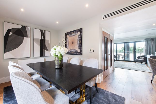 Town house for sale in Rainville Road, London