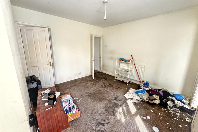 1, Thomas Road, Sittingbourne photo 3