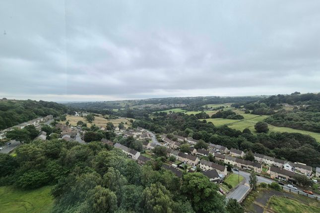 95, Wheatley Court, HALIFAX photo 4