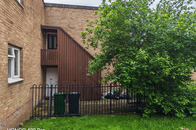 2-bed flat on 49, Haslam Close, Bradford, £60,000