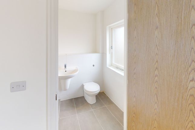 9 The Magistrates, Hanworth Road, Feltham photo 3