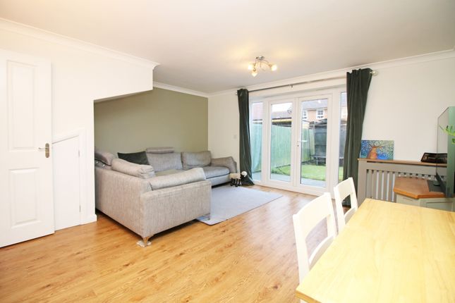 35, Hawthorn Drive, Thornton-Cleveleys photo 4