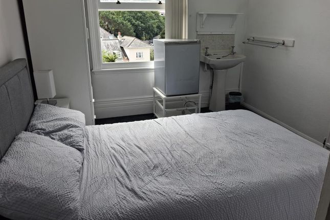Room One, 4 Clifton Grove, Old Torwood Road, Torquay photo 2