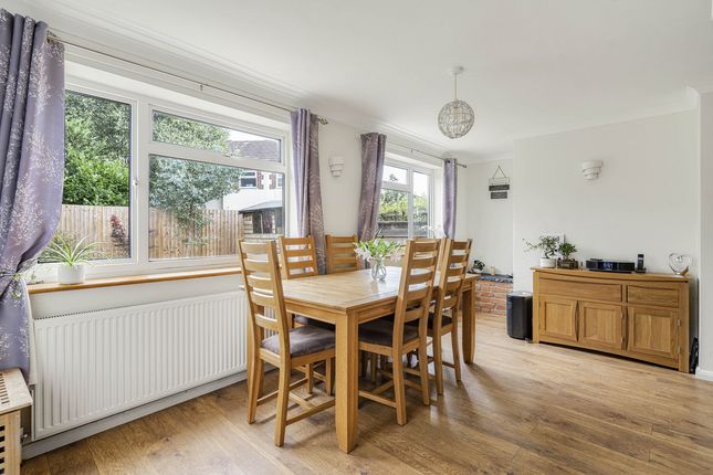 11, Lower Farm Close, Shabbington photo 4