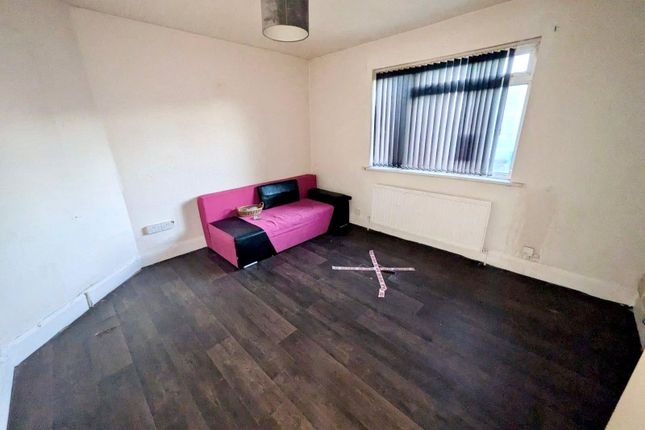 14, Kitchener Avenue, Derbyshire photo 3