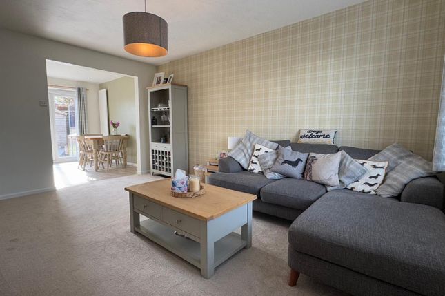 4, Ash Crescent, Bromyard photo 4
