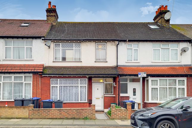 Terraced house for sale in Cavendish Avenue, New Malden