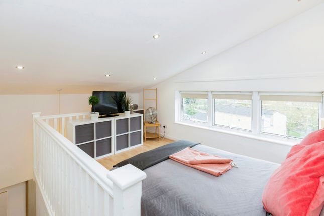 Flat for sale in Printers Mews, London