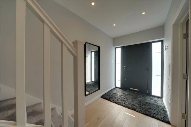 94a,, Lowther Drive, Enfield photo 4