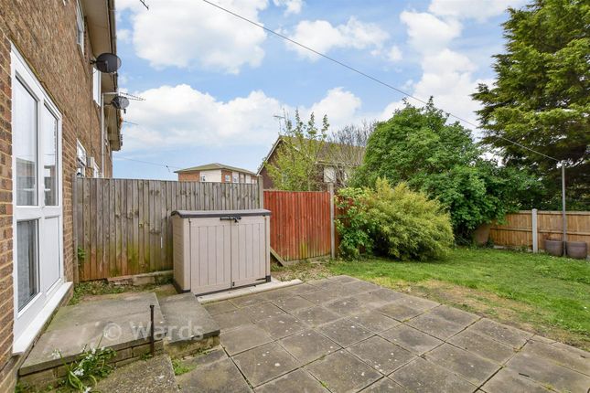 5, Balcomb Crescent, Margate photo 3