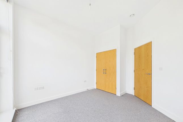 10, Bradley Court, Camberley photo 4