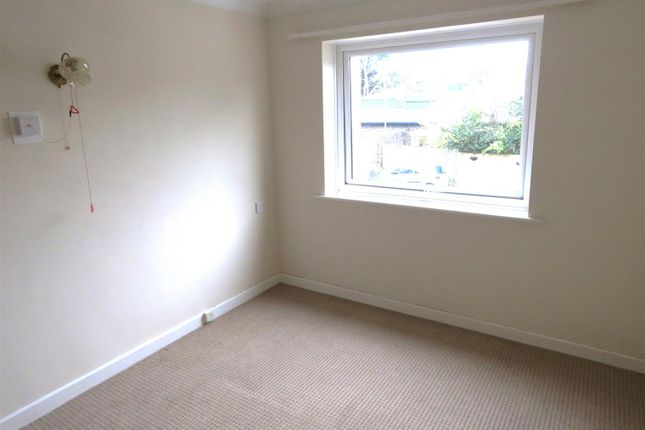 Flat to rent in Homemill House, Station Road, New Milton