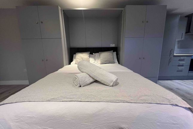 Flat 4, Avenir Heights, Coulsdon photo 3