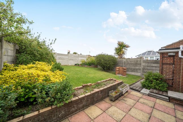 17 Seaview Avenue, Sheerness photo 4