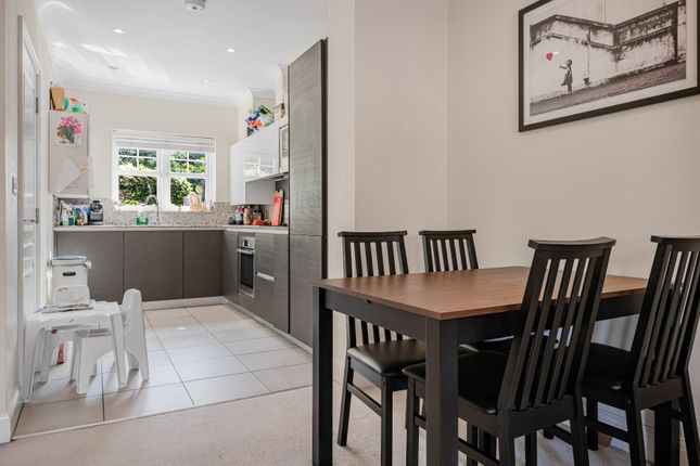 47, King Harry Lane, St. Albans photo 4