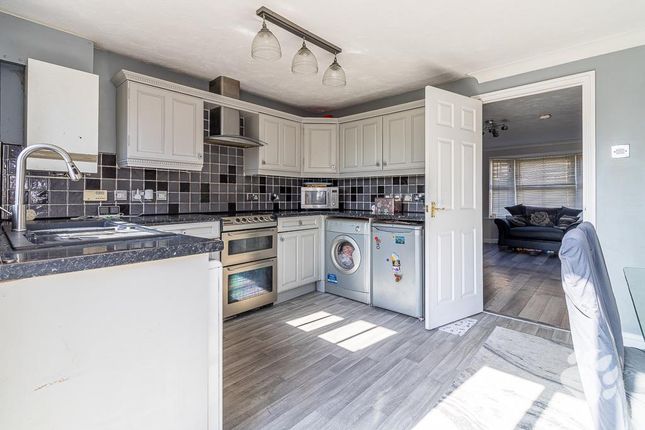 12, Orkney Gardens, Wickford photo 4