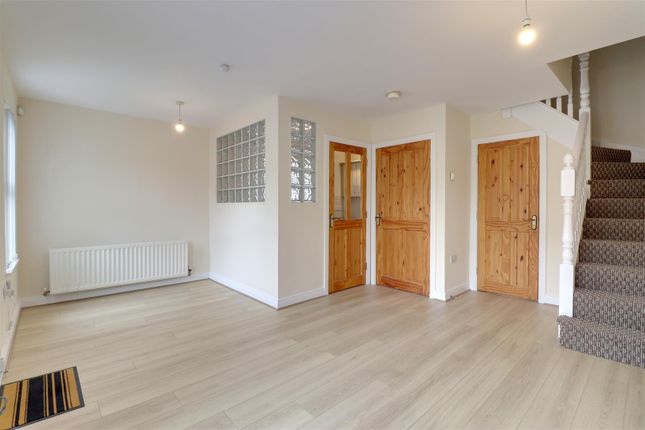 5, East Street Court, Newtownards photo 3