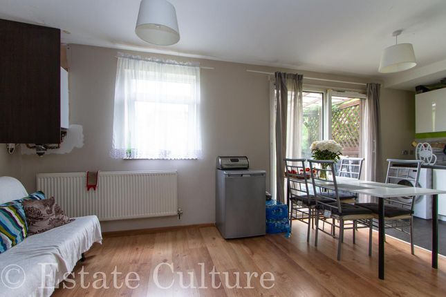 9 Hayton Green, Coventry photo 5
