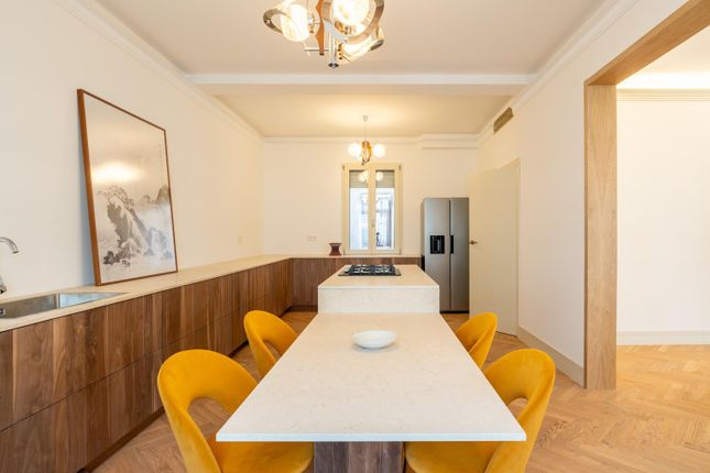 Apartment for sale in Santo António, Lisbon, Portugal